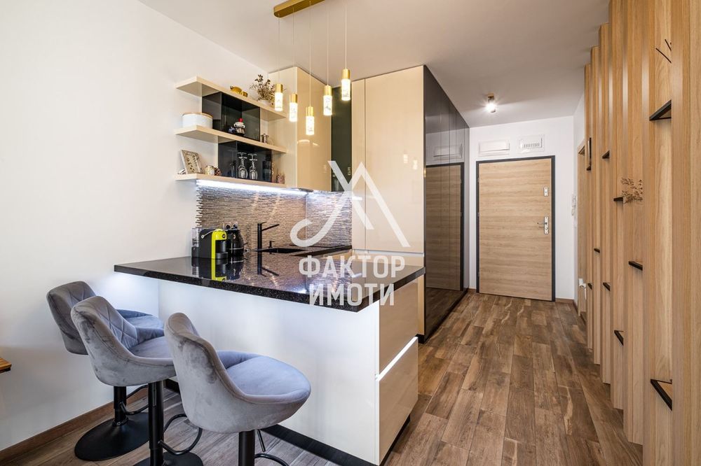 1-стаен в Варна, област-к.к. Св.Св. Константин и Елена площ 54 цена 2