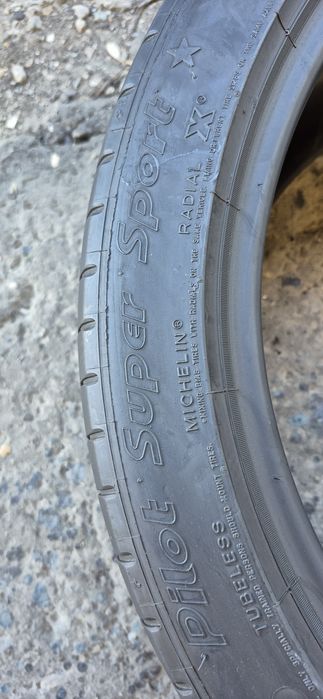 4 anvelope vara Michelin,fata 245/40/19,spate 275/35/19.Pretul este pe bucata