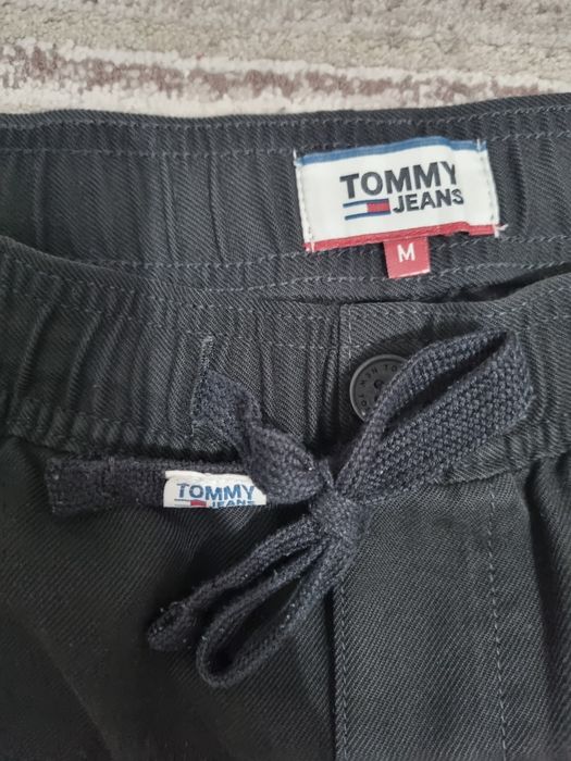 Vand pantaloni Tommy Hilfiger