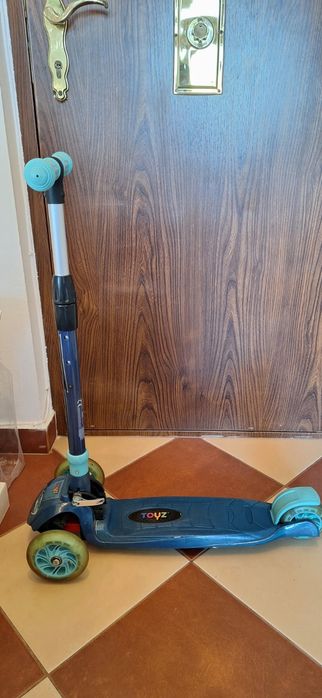 Trotineta cu 3 roti, 3 - 12 ani, folosita de cateva ori