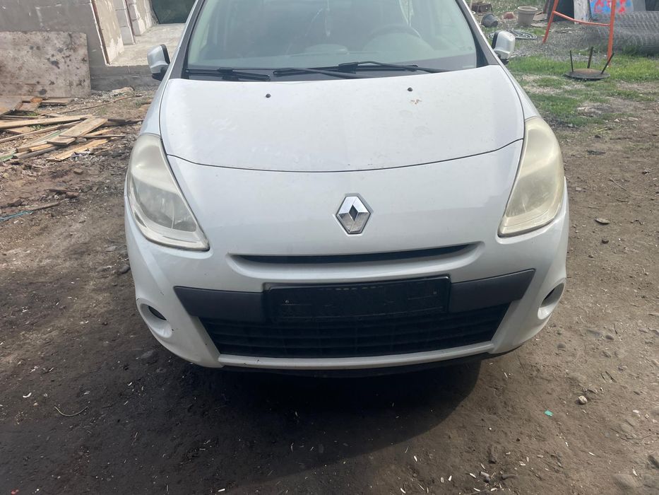 Dezmembrez renault clio