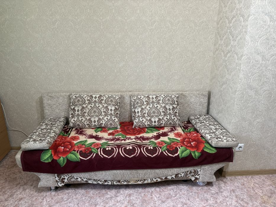 Диван двухместный