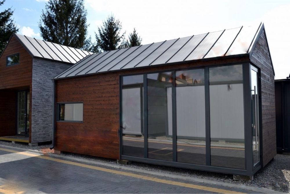 Casa pe structura metalica cu panou sandwich la cheie