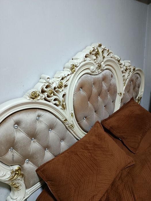 Кровать с комодом