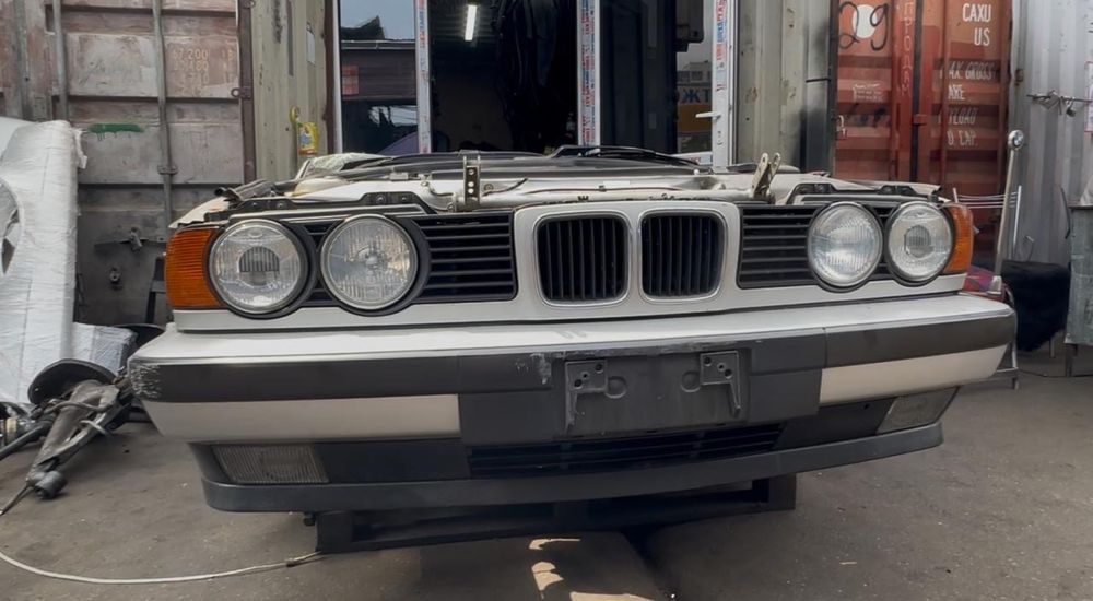 Продам передний бампер на е34. Привозной из Японии.