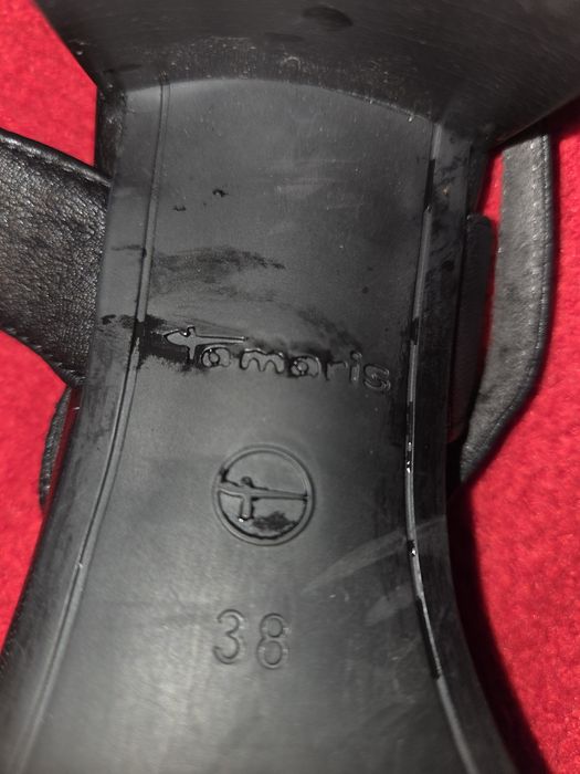 Дамски кожени сандали