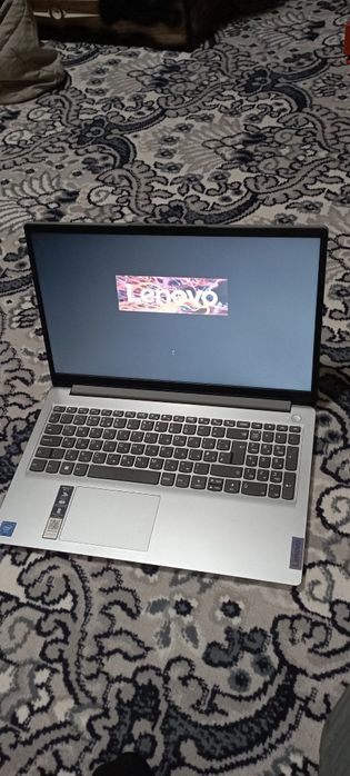 Ноутбук ленова срочна сотилади