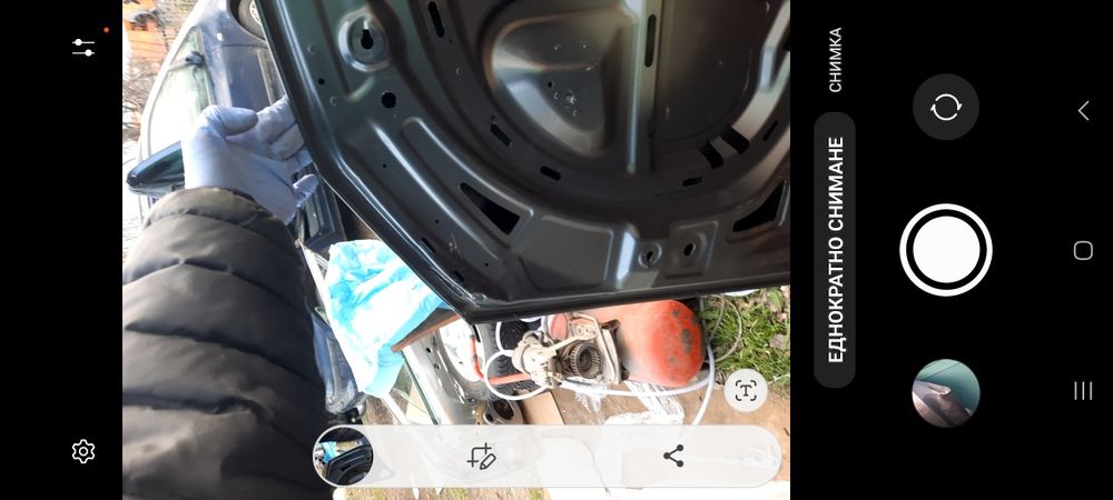 Преден капак фолксваген б8.