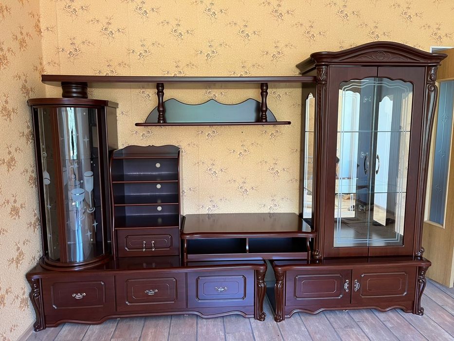 Стенка-горка для гостиной