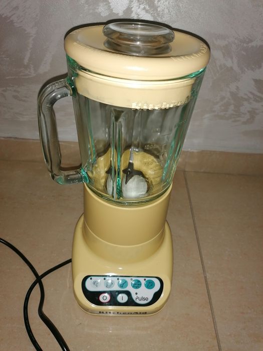 Stil de viață sănătos cu Blender profi Kitchen Aid cu doua vase de sti