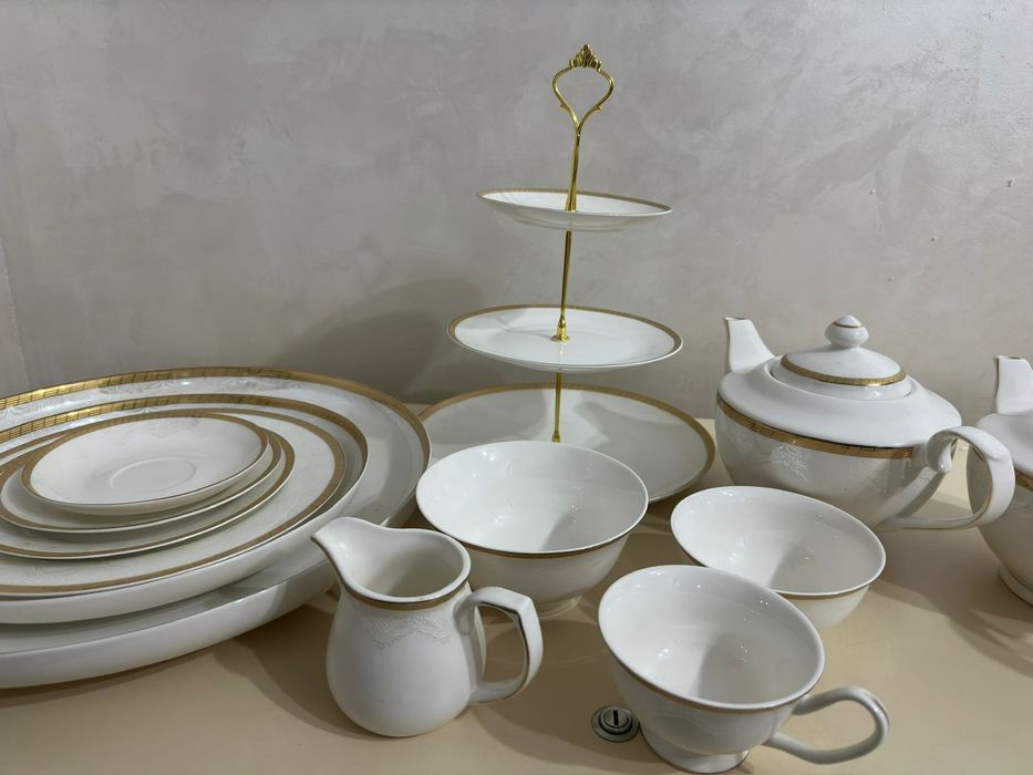 Столово- чайный сервис на 12 персон,103 предмета
