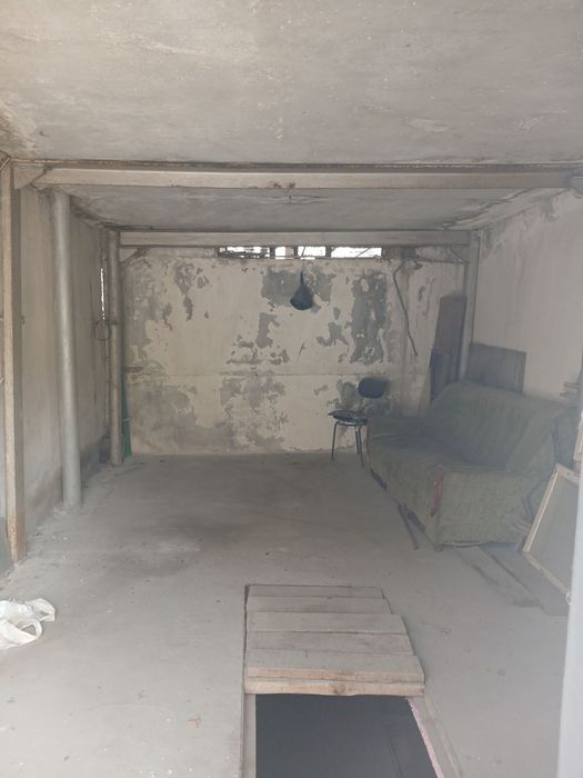 Гараж подваллик.