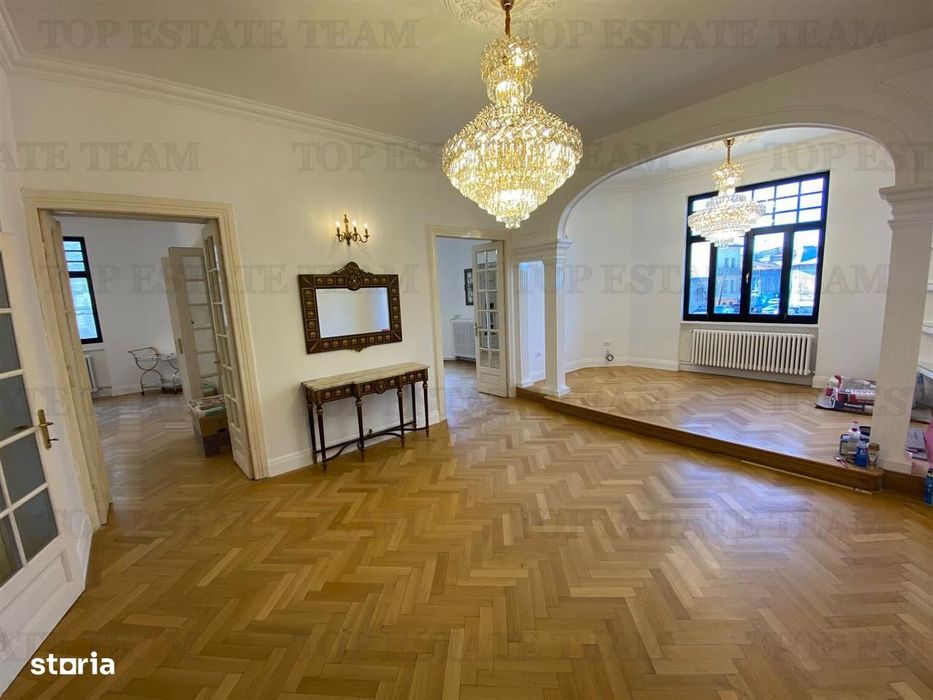 Apartament de vanzare cu 5 camere, imobil consolidat — fotografia 1