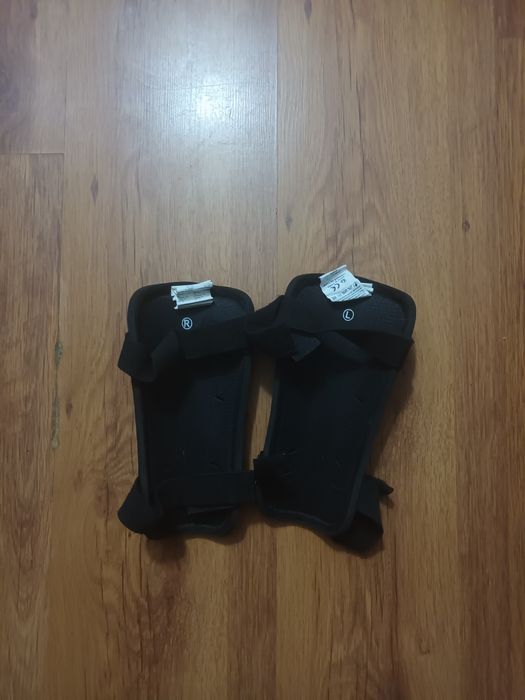 Vând aparatoare de fotbal pro touch