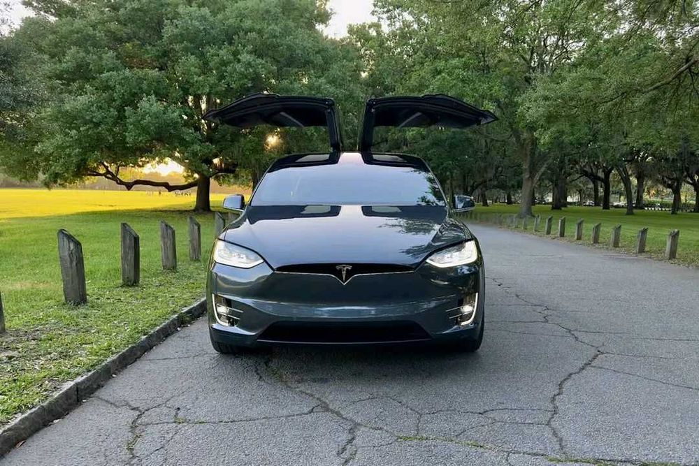 Tesla Model X 90D 7 мест  (все места электро)