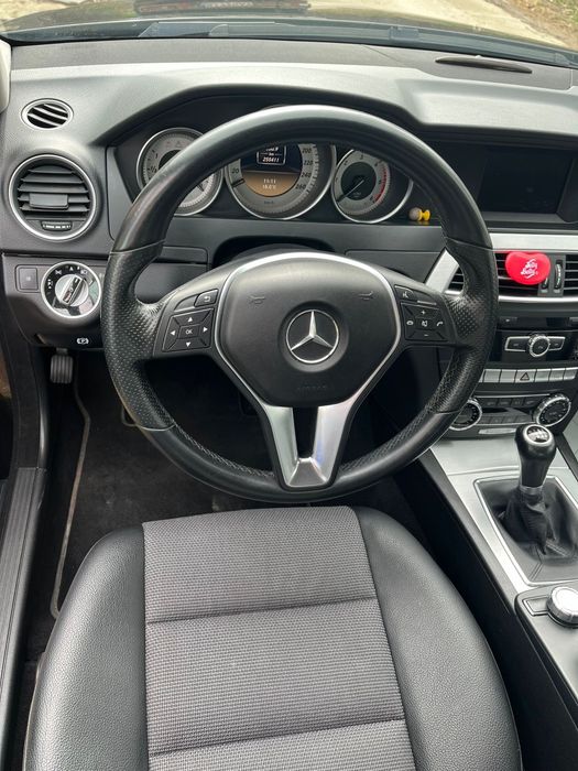 Mercedes avangard full , anul 211 stare foarte buna  de functionare , pretul negociabil