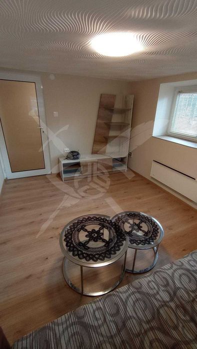 Дава се под наем Етаж от къща в Варна, Колхозен пазар - 60 кв.м за 475 € - Снимка #2