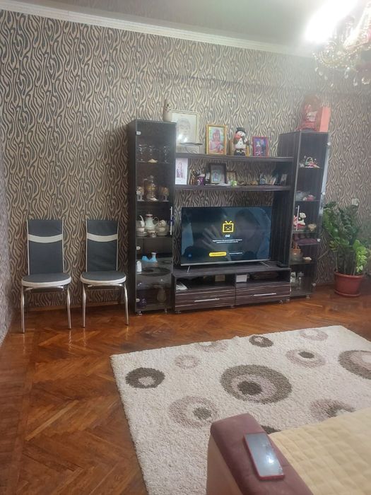 Продается Сталинка в центре города