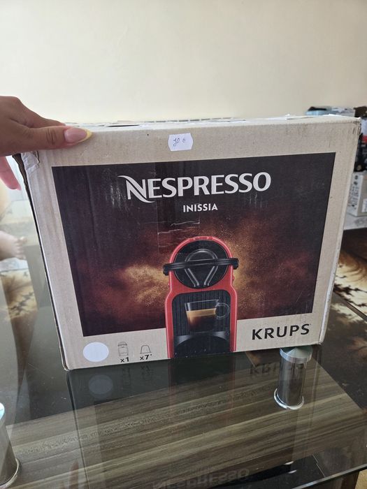 NESPRESSO-Кафе машината