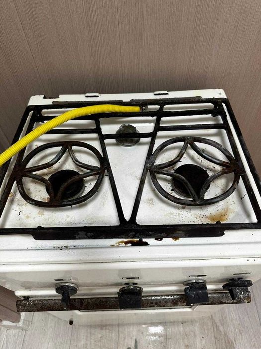 Продам газовую плиту
