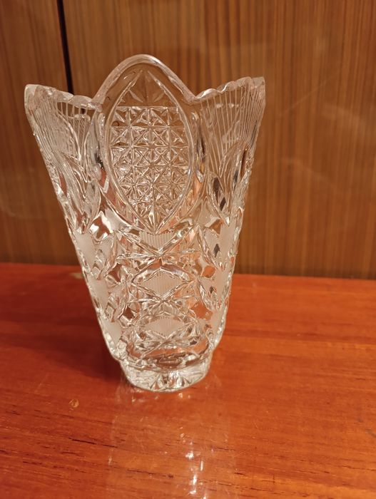 Хрусталь.Вазы.Сервантное хранение.