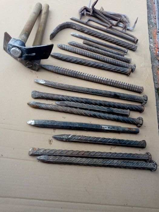 Лопати кирки мотики въже коноп шмиргели уреди за заготовки и огъване