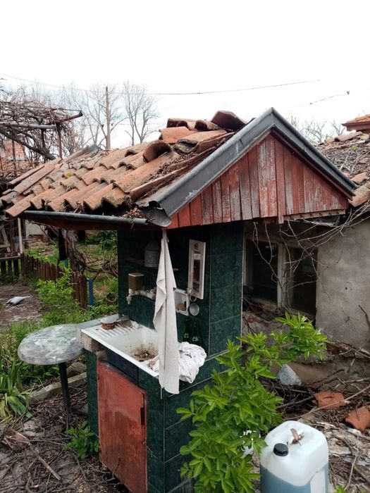 Продавам готови изработени улици и странични капаци размери 2м.на 1м