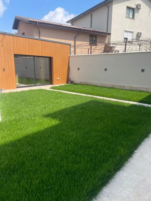 Gazon natural rulouri