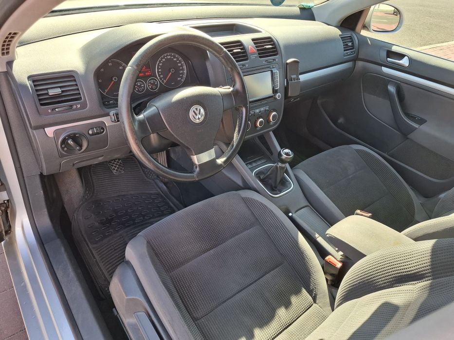 Volkswagen Golf 2009 diesel, 2.911 € — imagine 4
