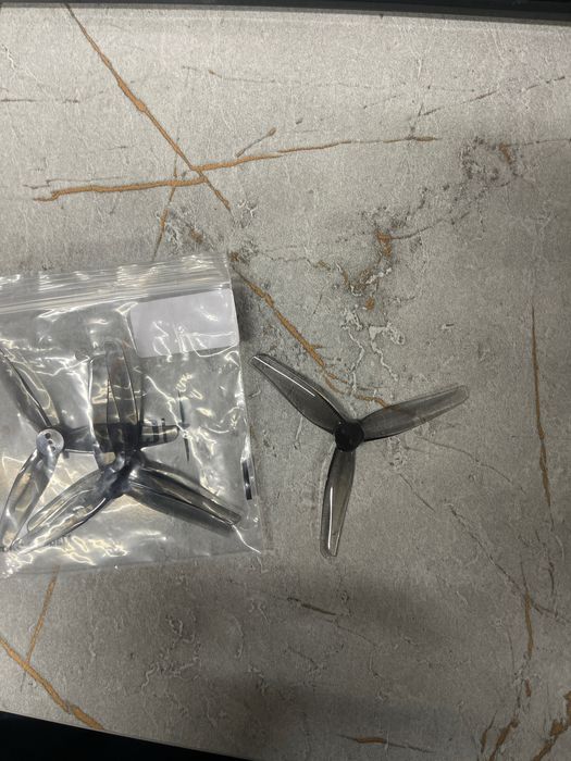 Dron uchun parak va zajimlar parak 50ming donasi zajim doni ham 50 min