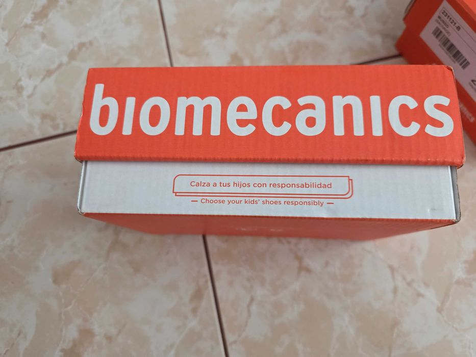 2 броя Детски обувки biomecanics