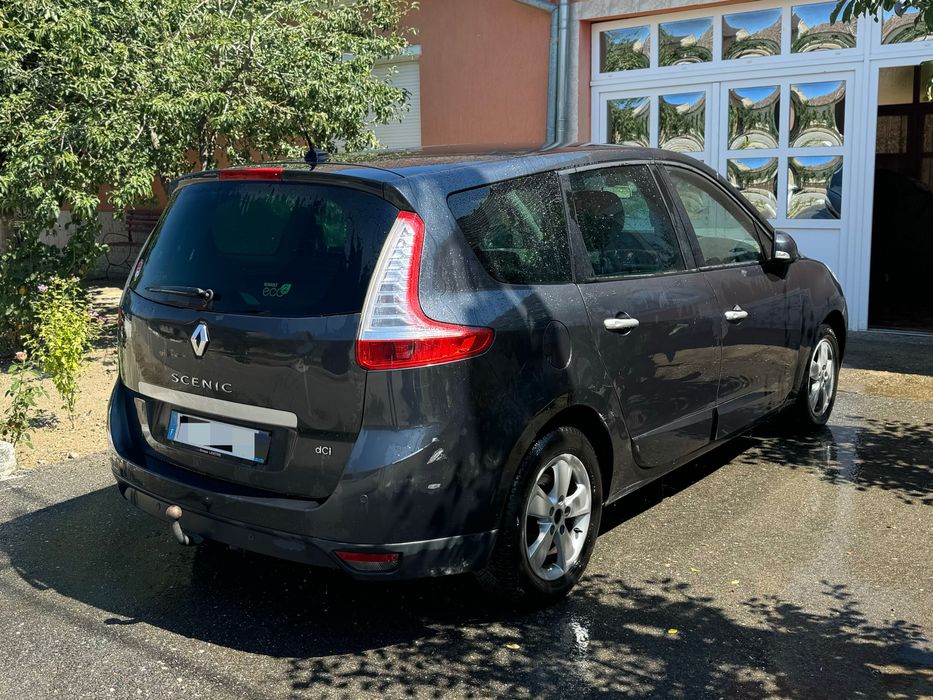 Renault Scenic 7 locuri – 1.5 dCi 110 Cai