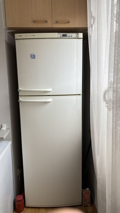Большой холодильник Bosch KSU4321NE