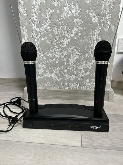 Set microfoane fara fir