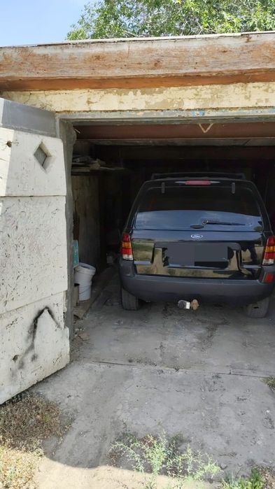 Продаётся  гараж