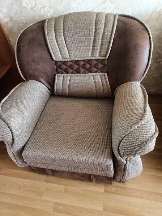 Диван и два кресла