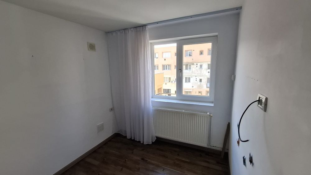 Se vinde apartament 2 camere semidecomandat, strada Slt.Gheorghe Bărboi,etaj 3.Pret 55000 €