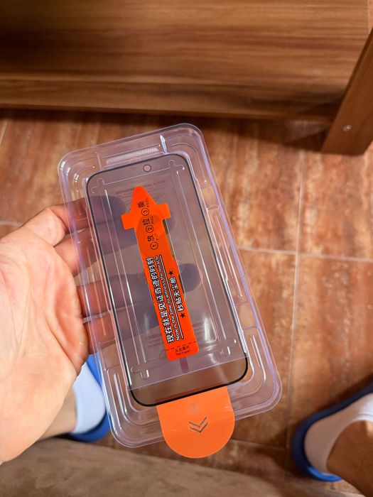 Два кейса за  Apple 17 pro + протектори