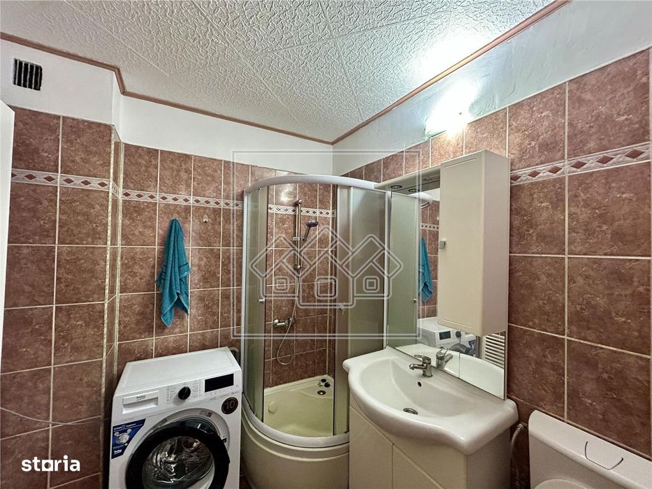 Apartament 2 camere, decomandat, la cheie, zona buna