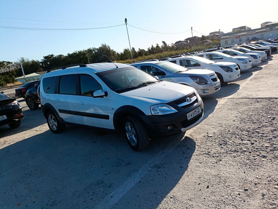 Lada Largus Cros