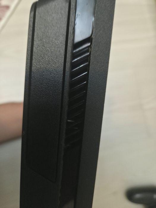 Ps 4 +2 kontrolera+hdmi+zaryadno za kontrolerite