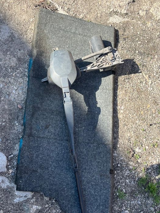 Дворник mercedes 124