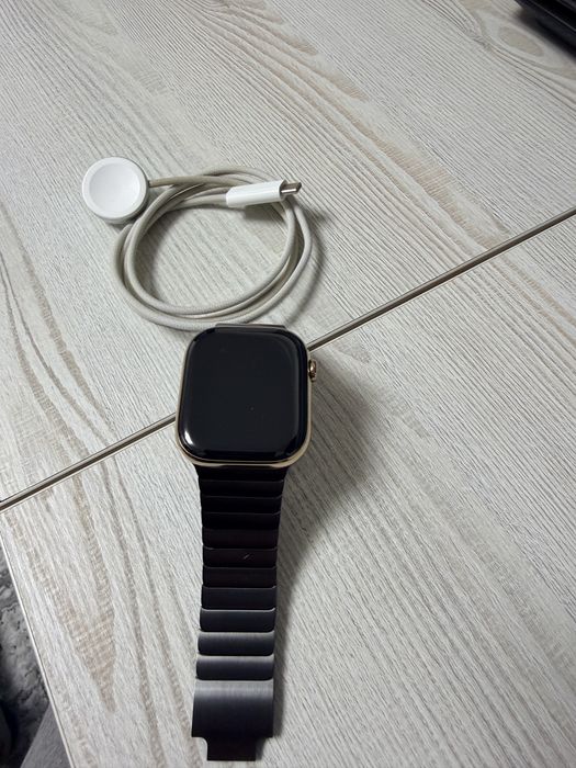 Apple watch 10 46mm gold titanium