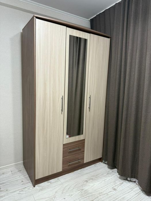 Продам кровать, шкаф, стол