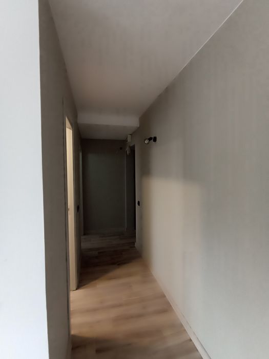 Vând apartament cu 3 camere