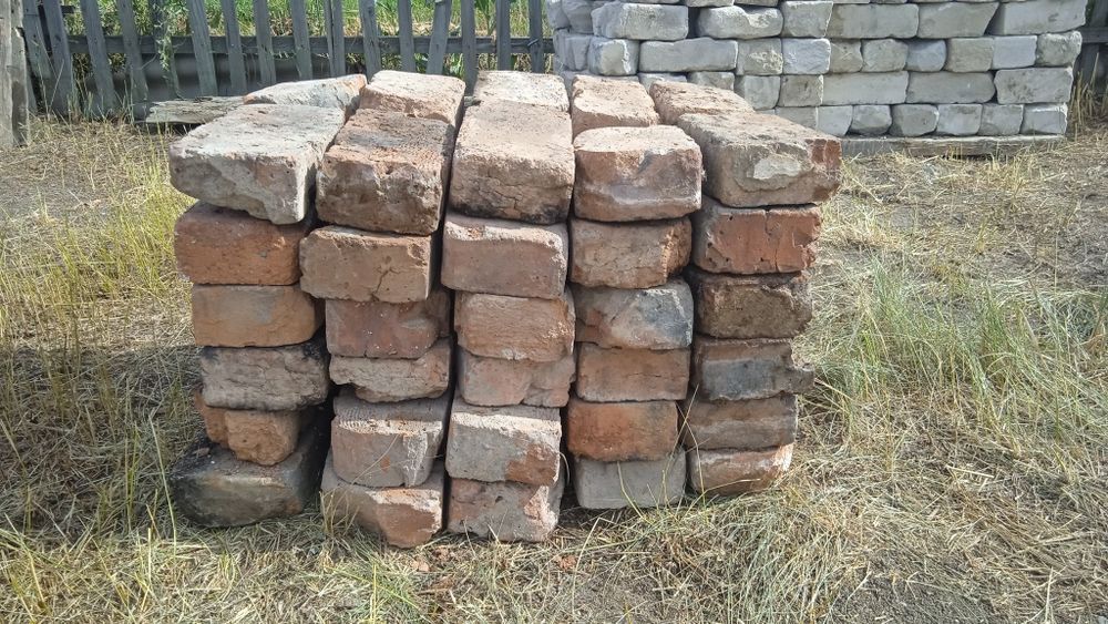 Кирпич красный и силикат б/у.