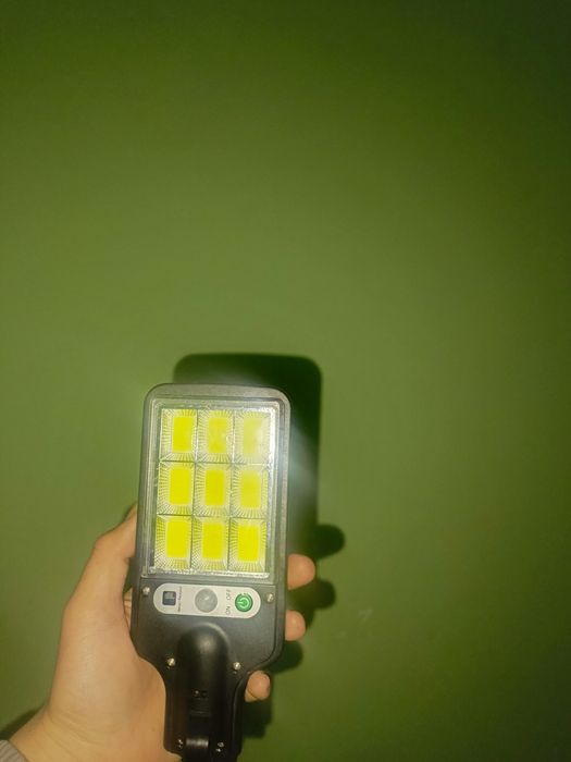 Quyosh panelli lampa