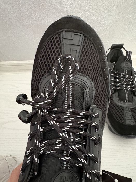 versace chain reaction