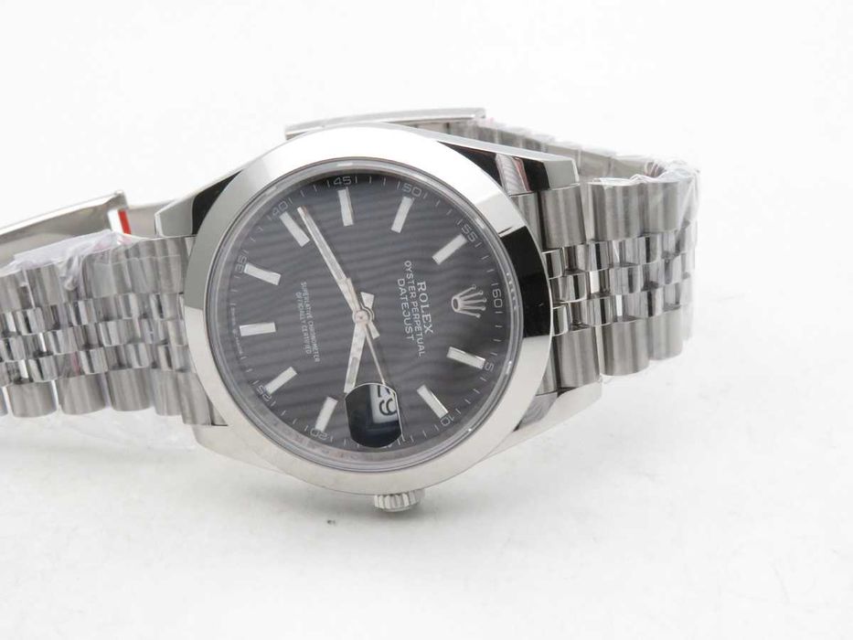 Rolex Datejust 41mm Smooth Bezel Black Dial Jubilee – реални снимки – София