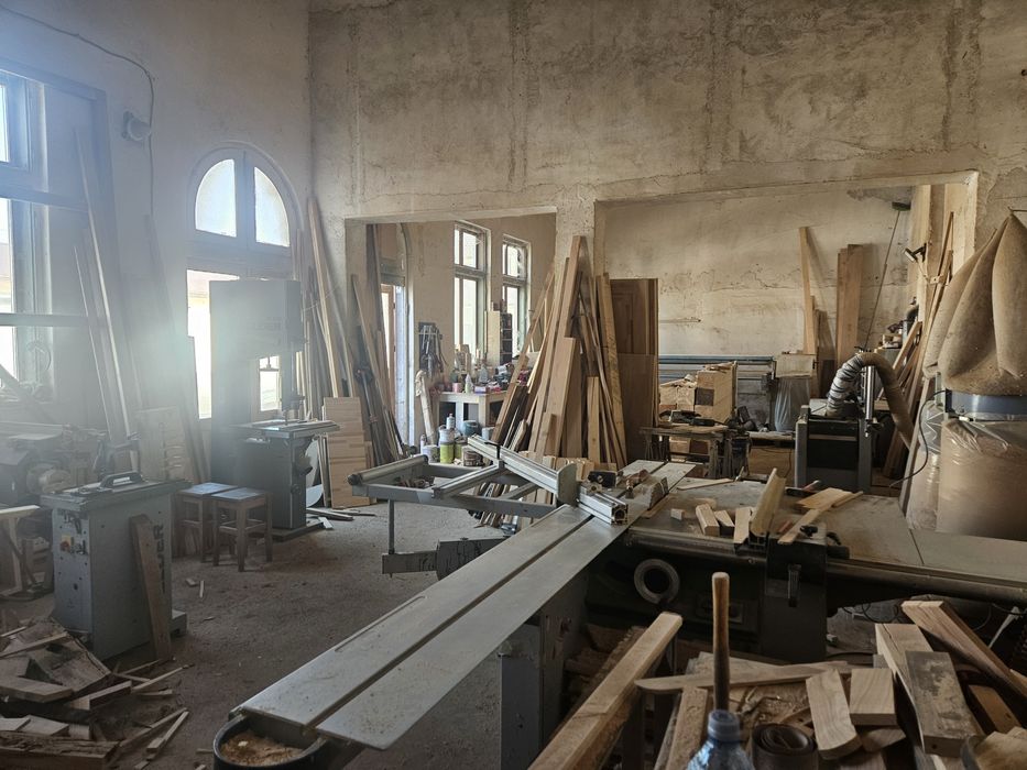 Vând afacere atelier tâmplarie